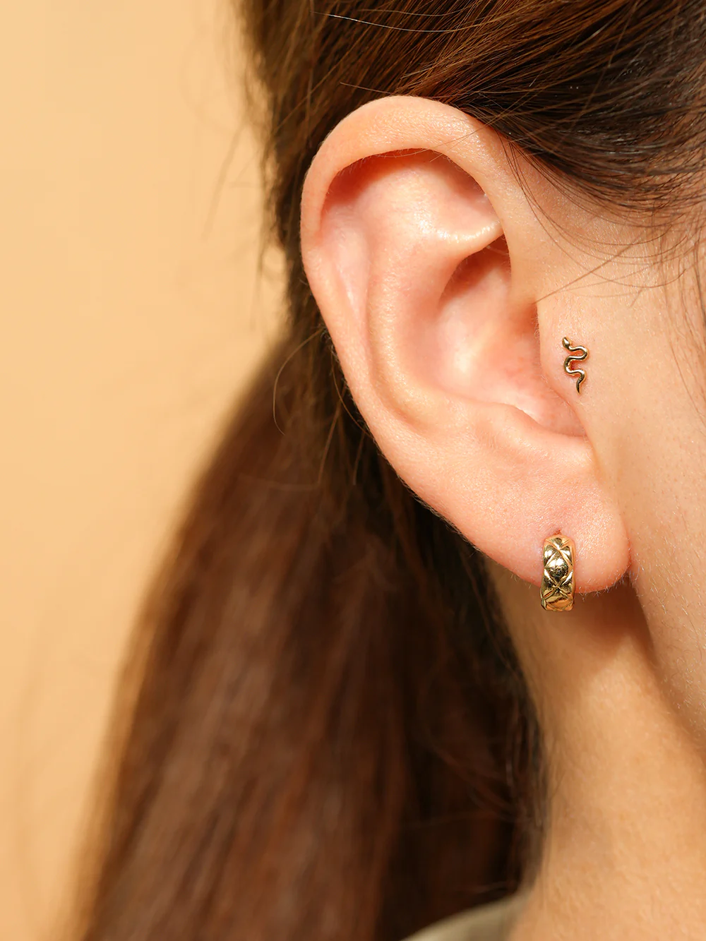 14K 18K Volume Quilting Cartilage Hoop Earring - Image 6