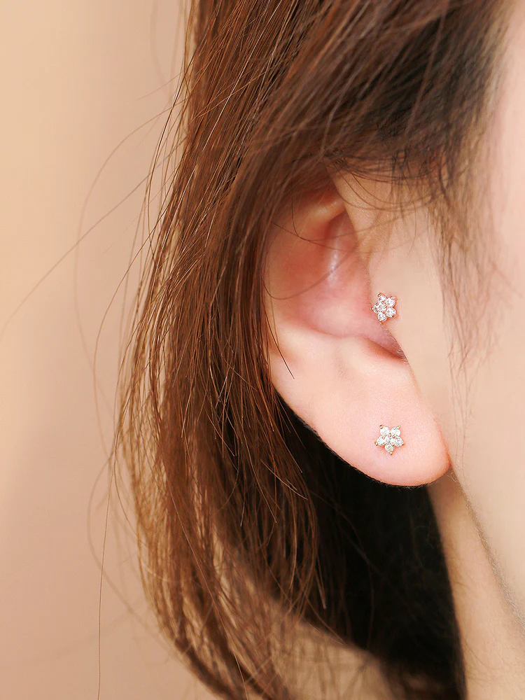 14K Gold Best Flower Cartilage Earring 20G