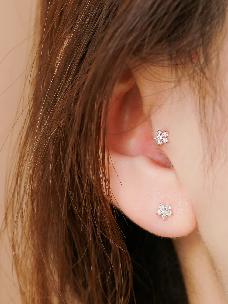 14K Gold Best Flower Cartilage Earring 20G - Image 2