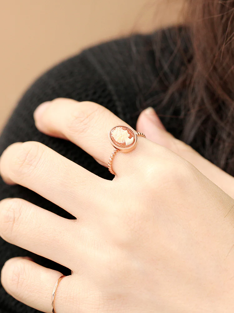 14K 18K Gold Cameo Ring - Image 9