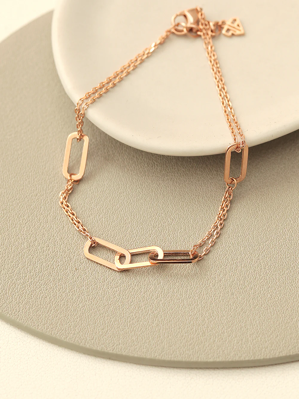 14K 18K Gold Clip Link Chain Bracelet - Image 4