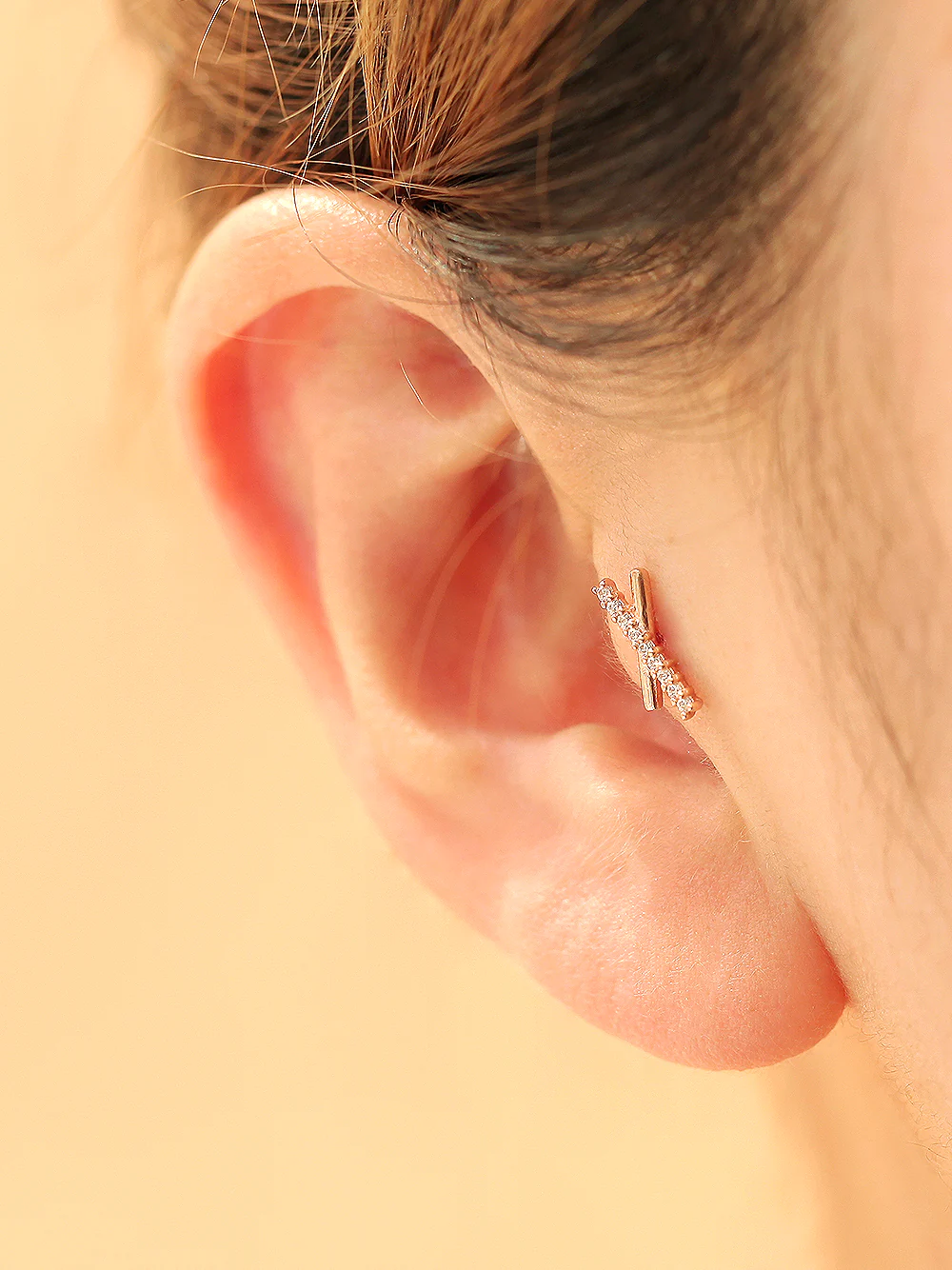 14K gold Cross Cubic cartilage earring 20g - Image 8