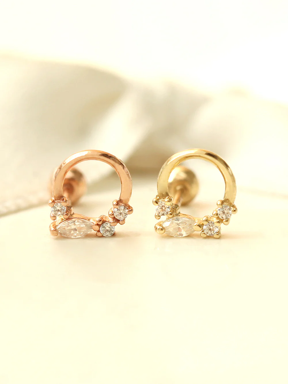 14K gold Crystal Bling Circle Cubic cartilage earring 20g