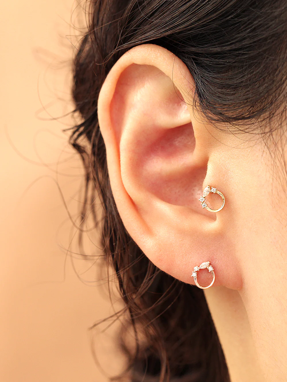 14K gold Crystal Bling Circle Cubic cartilage earring 20g - Image 8