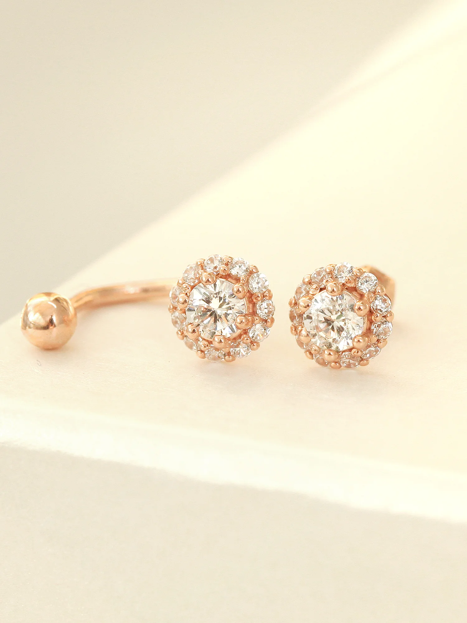 14K Gold Cubic Curve Tragus Piercing 18G16G