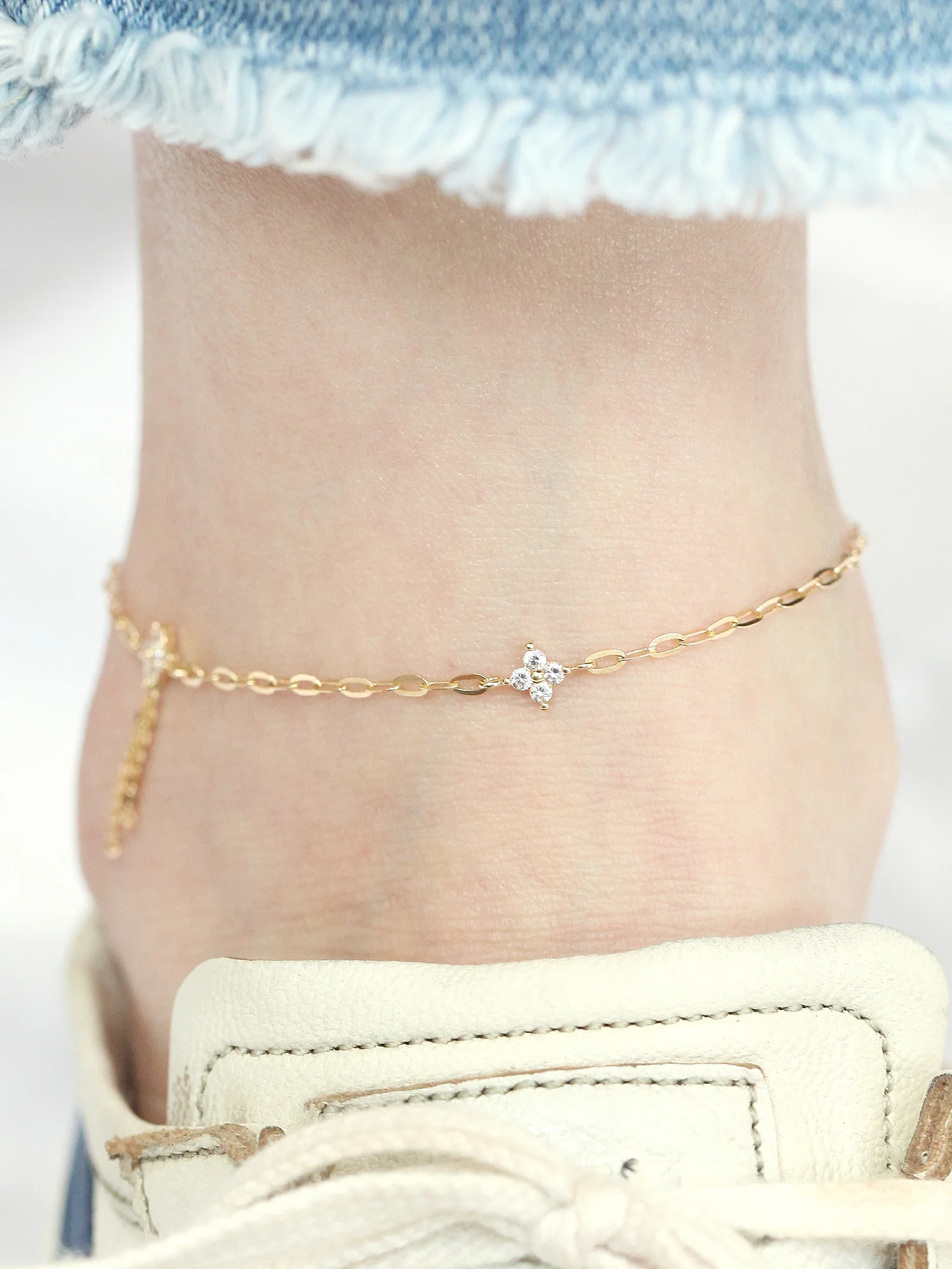 14K Gold Cubic Flower Chain Anklet - Image 5
