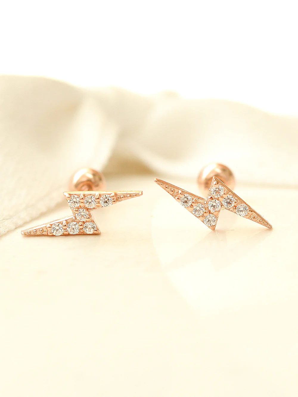 14K gold Cubic Lightning cartilage earring 20g