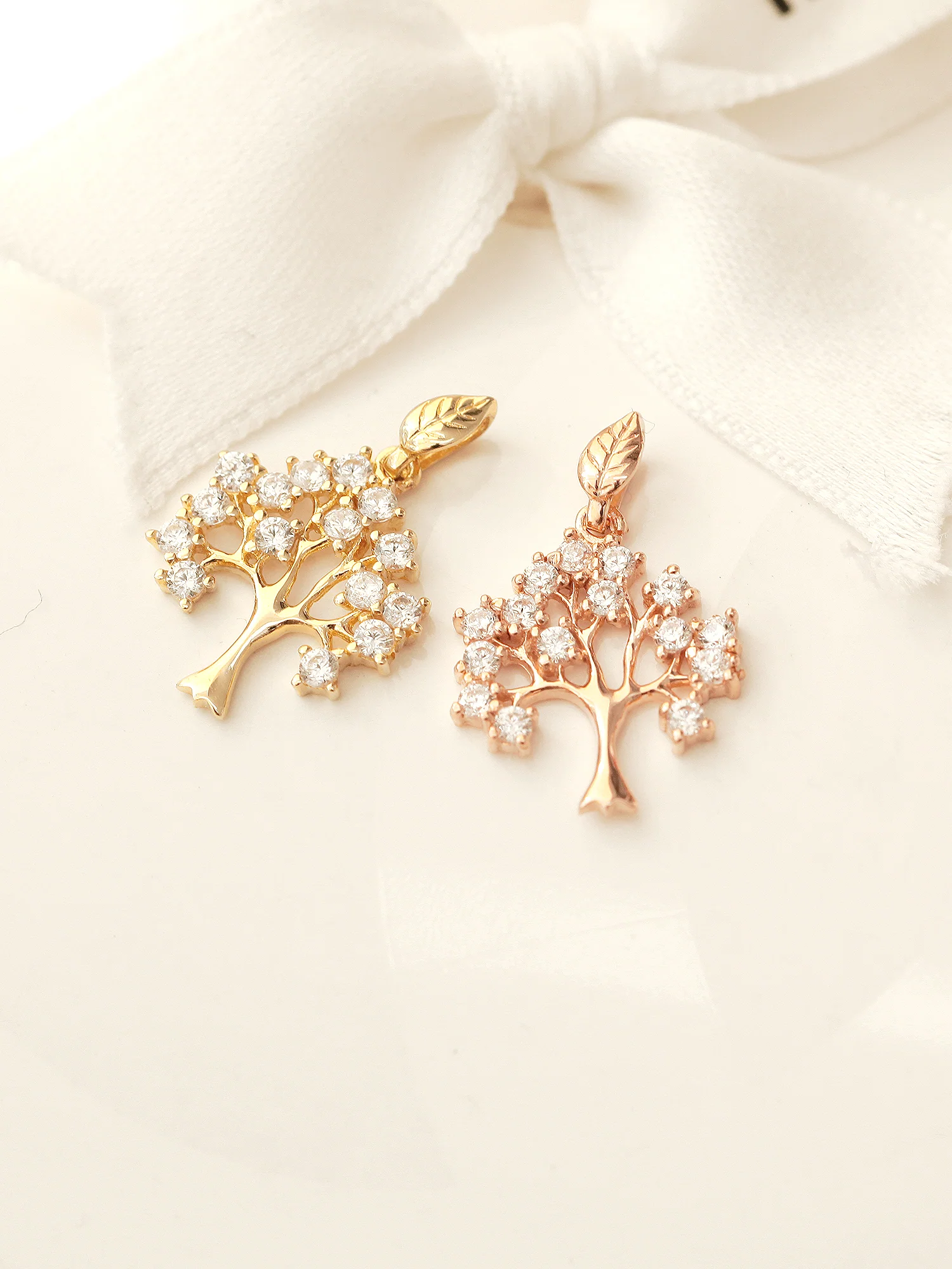 14K Gold Lucky Tree Cubic Pendant Necklace