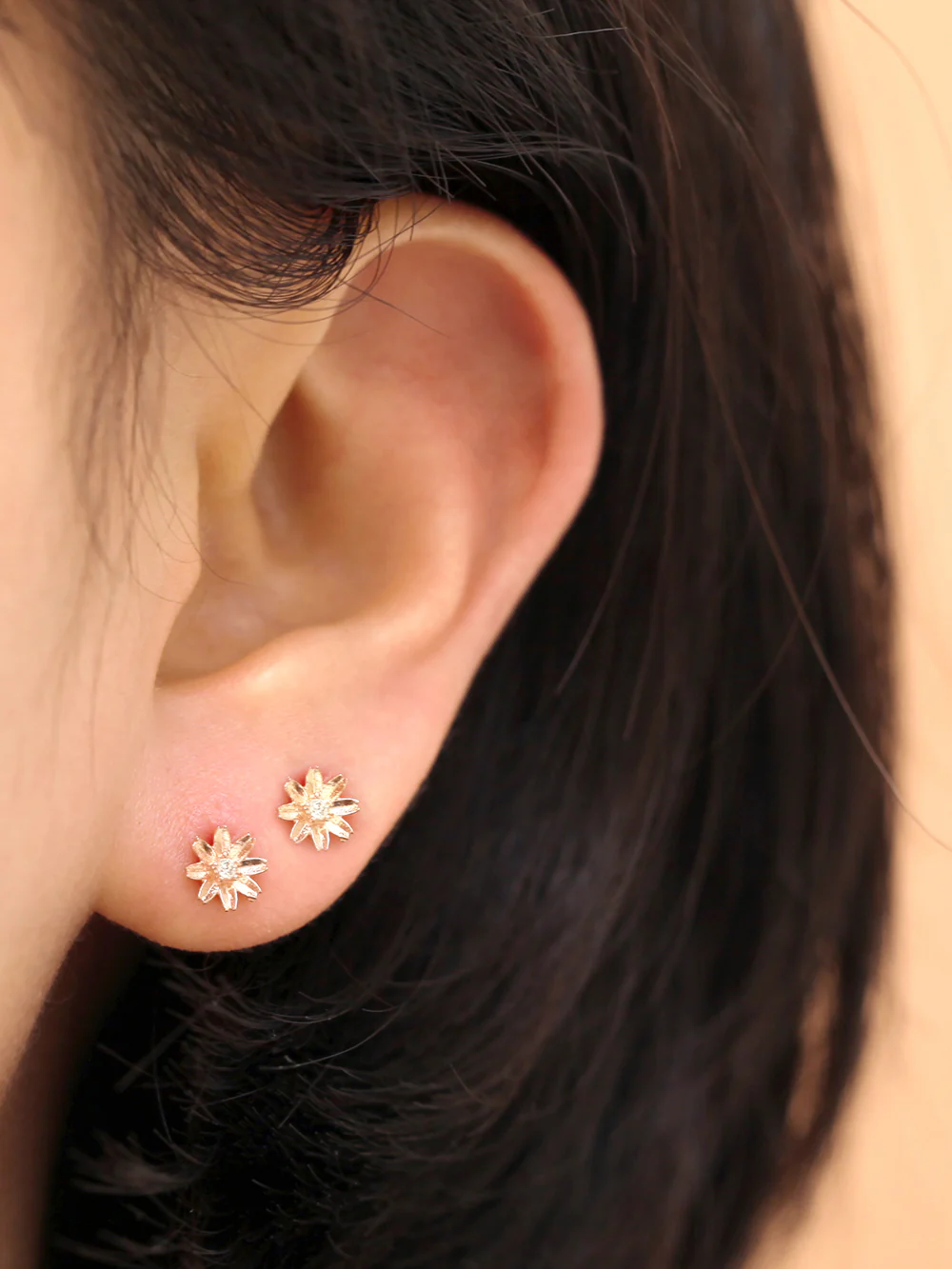 14K gold Flower Cubic cartilage earring 20g - Image 9