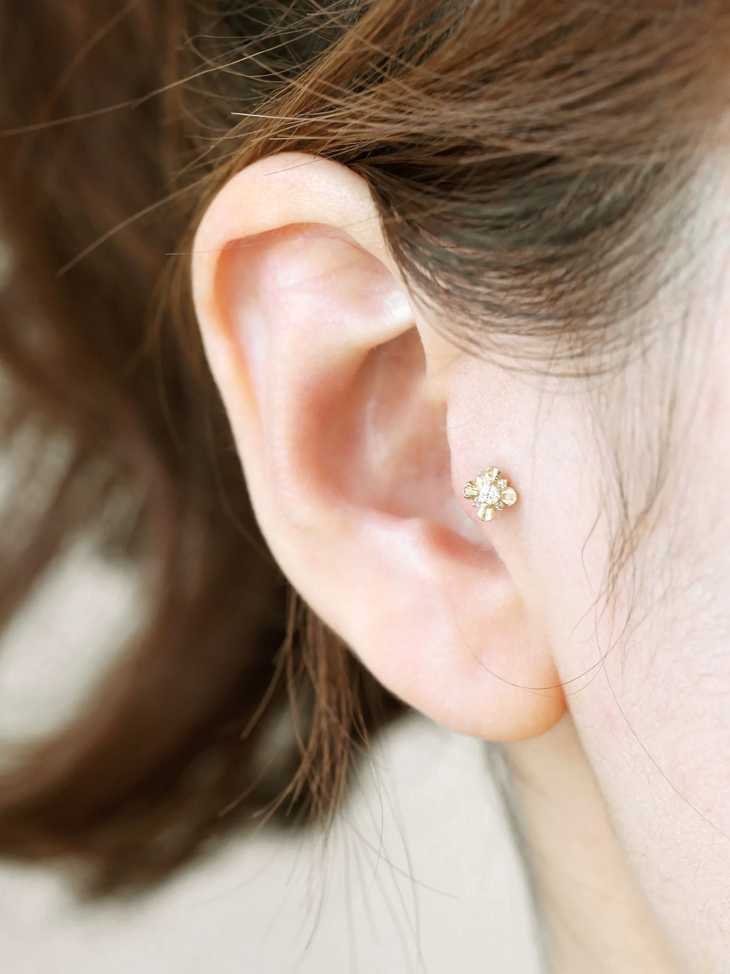 14K Gold Minimal Flower Externally Threaded Labret 18G - Image 7