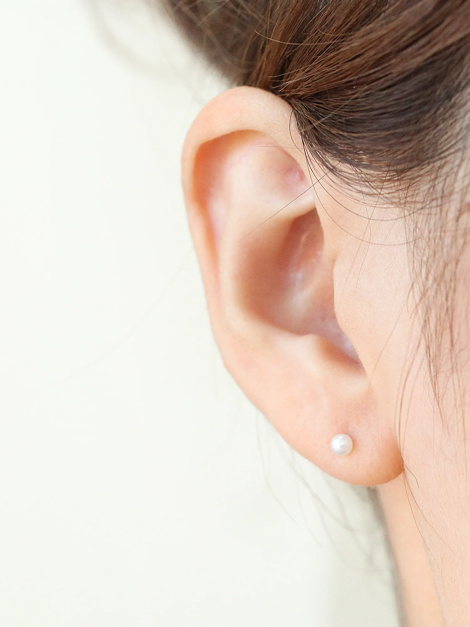 14K Gold Flat Fresh-Water Pearl Cartilage Earring 18G16G - Image 6