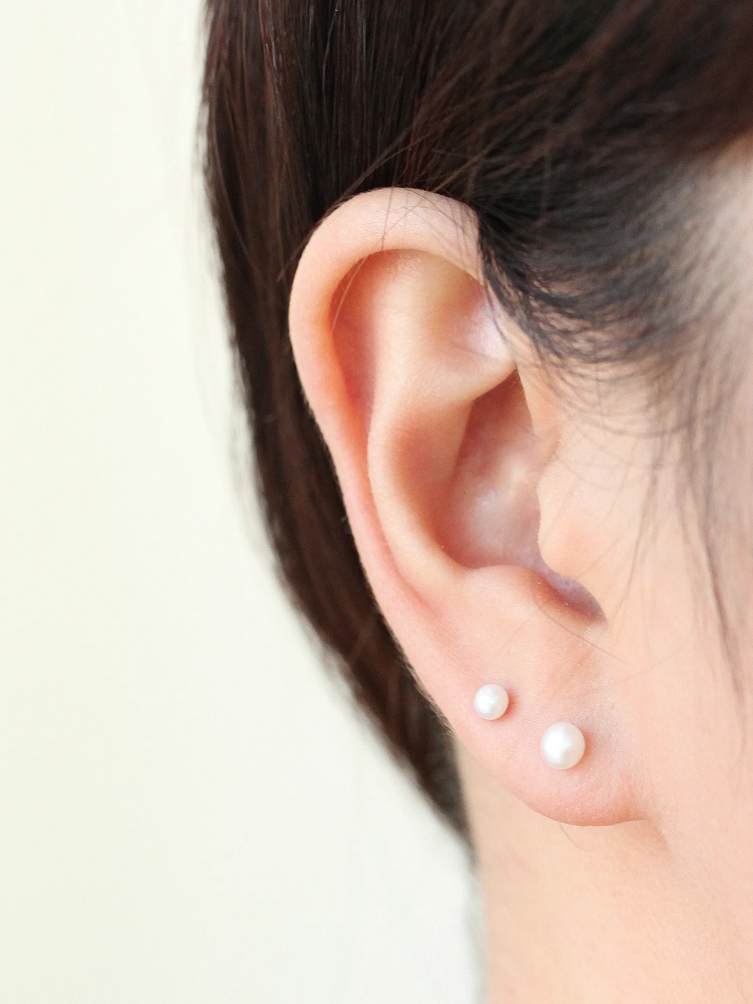 14K Gold Fresh-Water Pearl Cartilage Earring 20G - Image 10