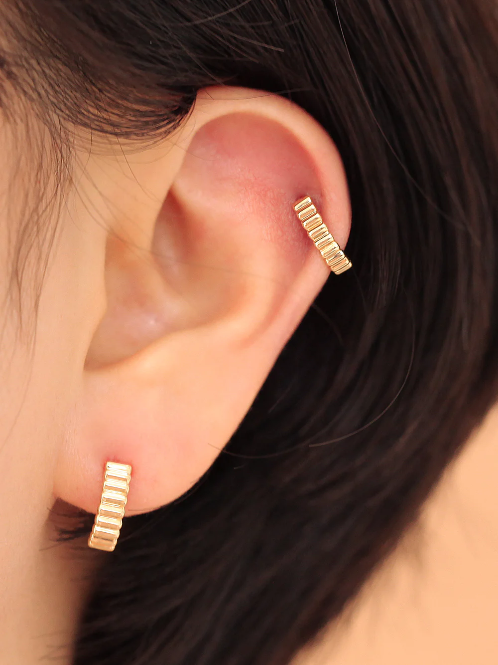 14K Gold Gear Hoop Earring - Image 7