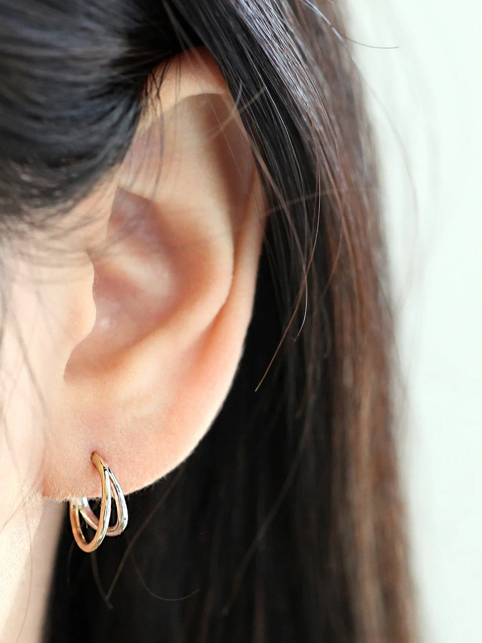 14K Gold 2 Line Circle Hoop Earring - Image 8