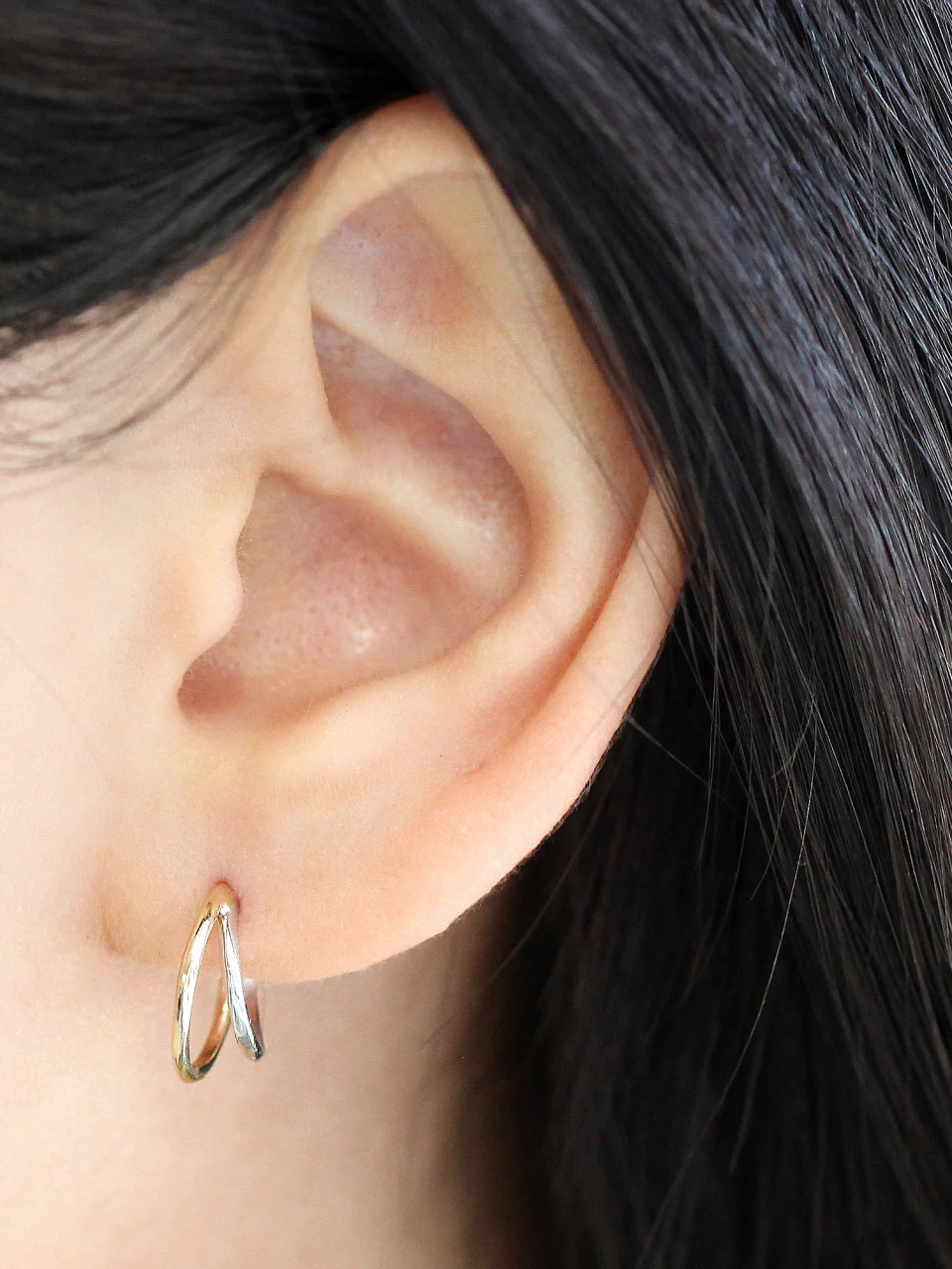 14K Gold 2 Line Circle Hoop Earring - Image 9