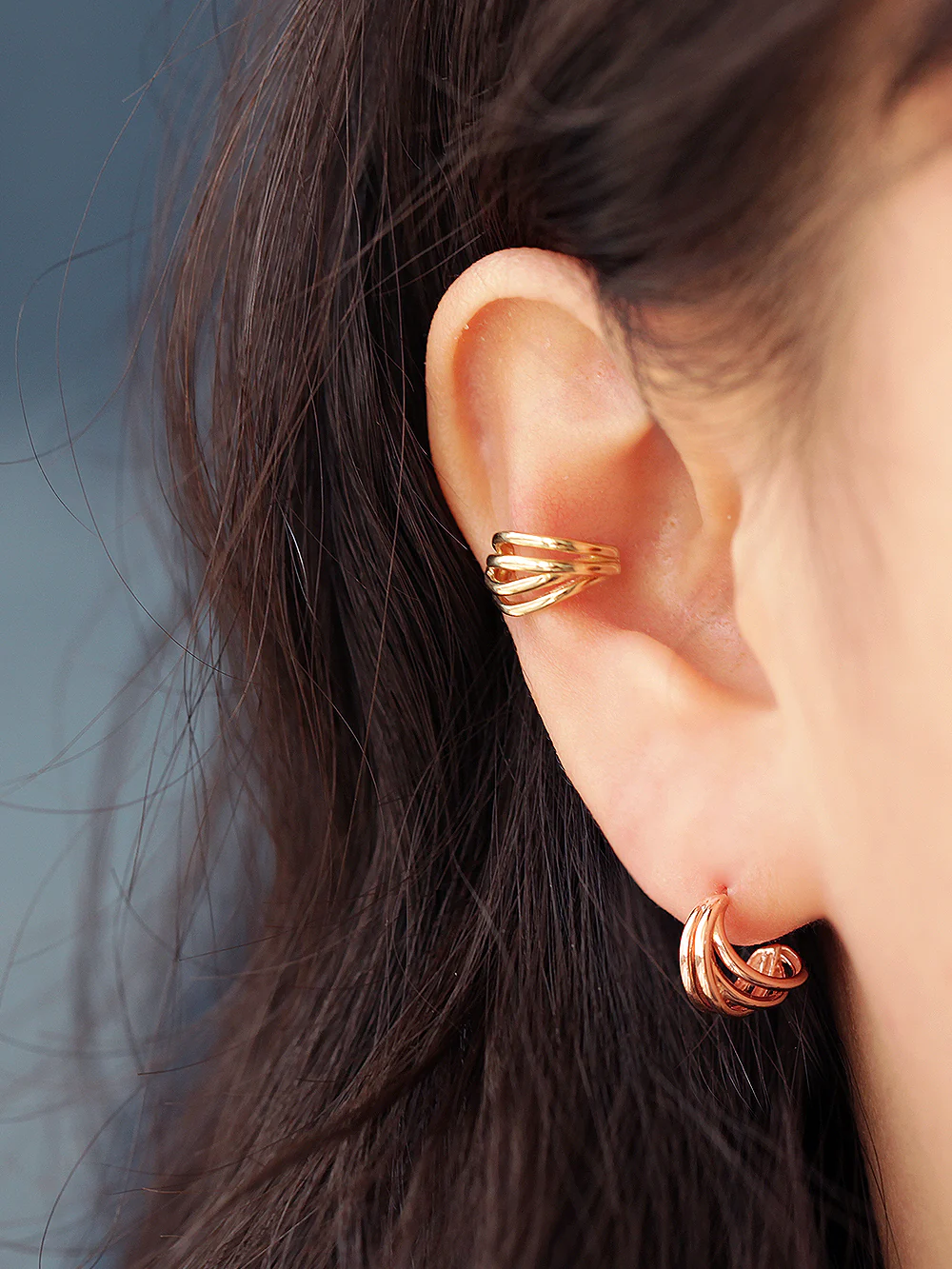 14K Gold 4 Line Cartilage Earring 20G - Image 4