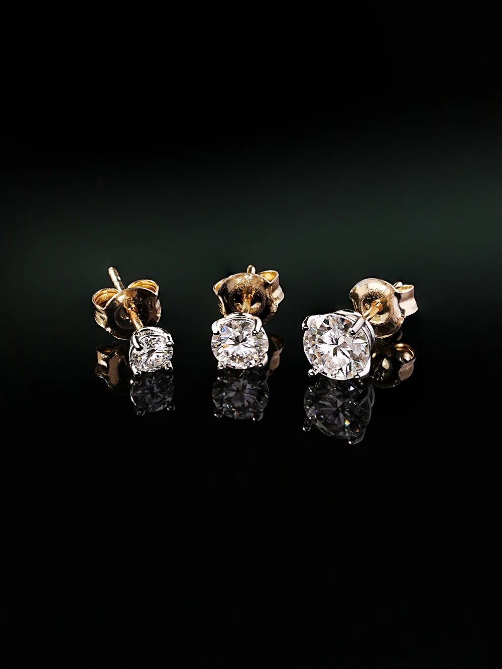 14K Gold 4 Pronged Moissanite Stud Earring - Image 17