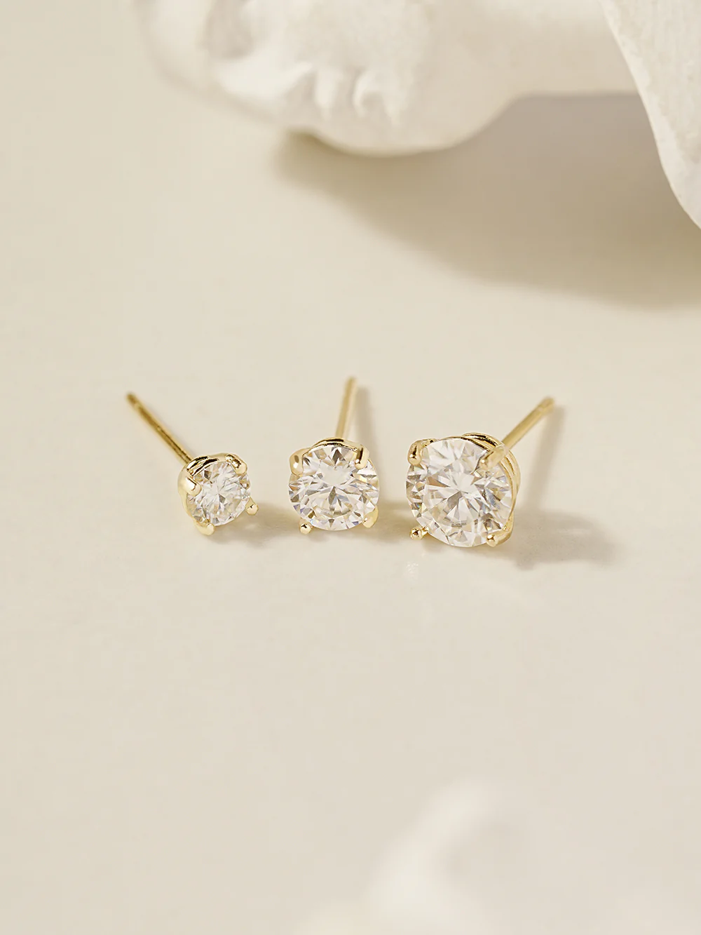 14K Gold 4 Pronged Moissanite Stud Earring - Image 5