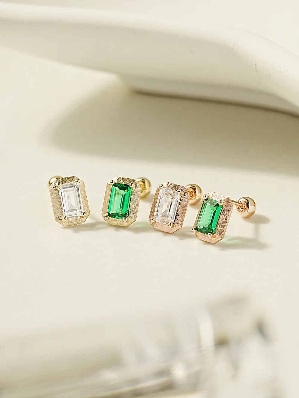 14K Gold Antique Baguette Cubic Cartilage Earring 20G18G16G - Image 4