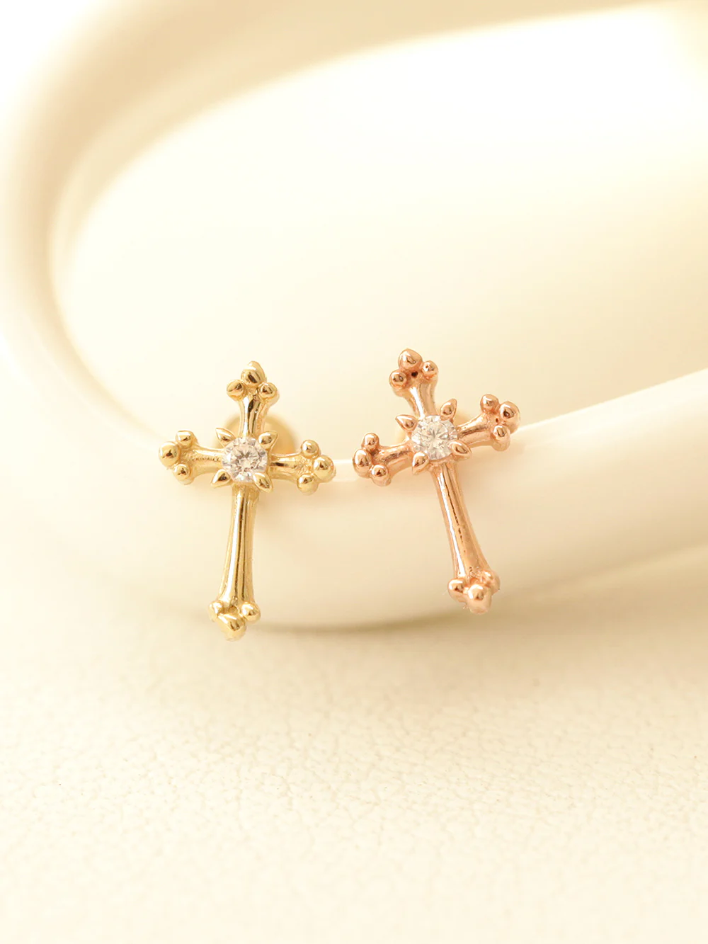 14K Gold Antique Cross Cartilage Earring 20G - Image 3