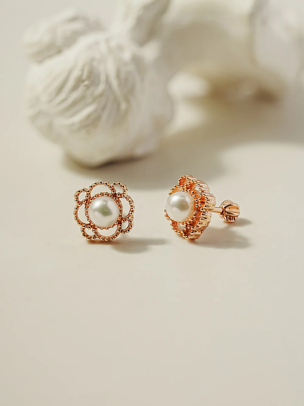 14K Gold Antique Pearl Cartilage Earring 18G16G - Image 3