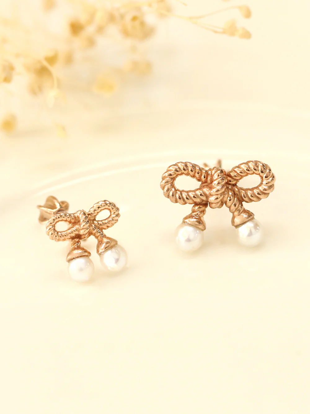 14K Gold Antique Ribbon Pearl Cartilage Earring 18G16G