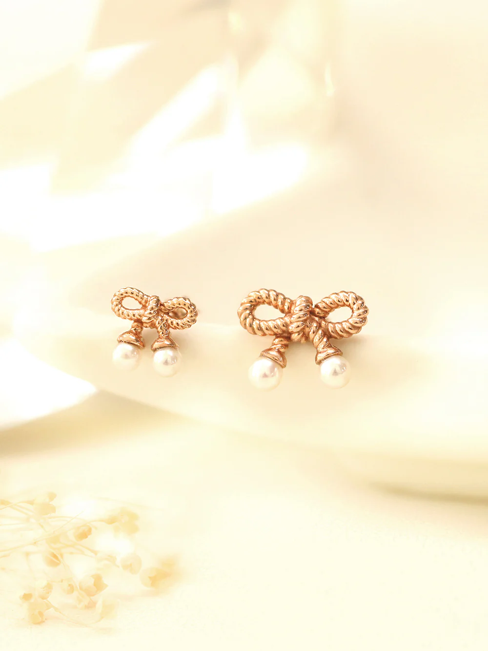 14K Gold Antique Ribbon Pearl Cartilage Earring 18G16G - Image 3