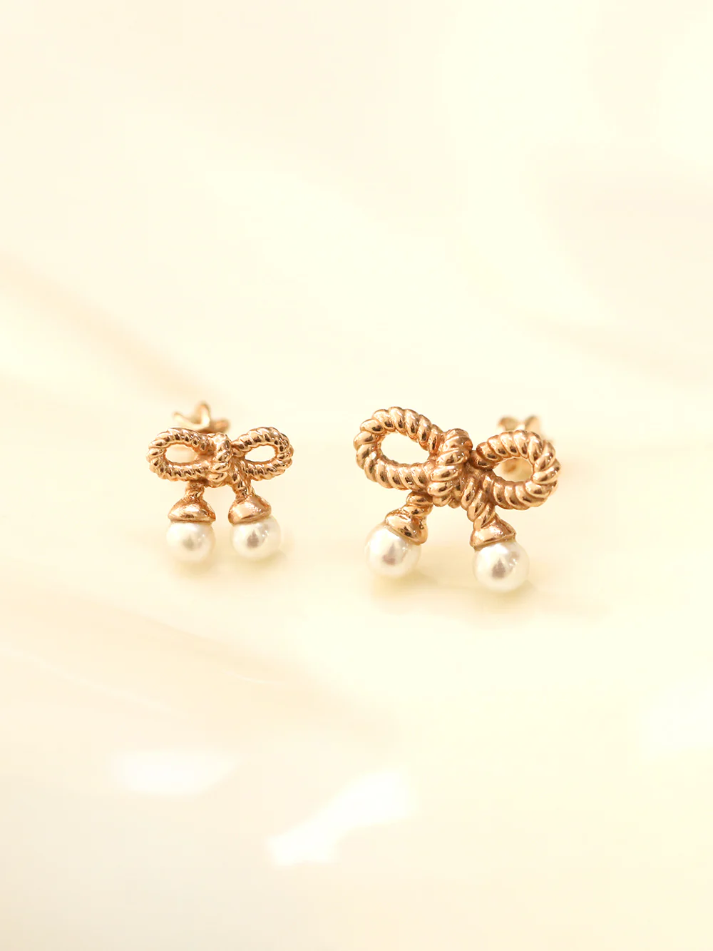 14K Gold Antique Ribbon Pearl Cartilage Earring 18G16G - Image 5