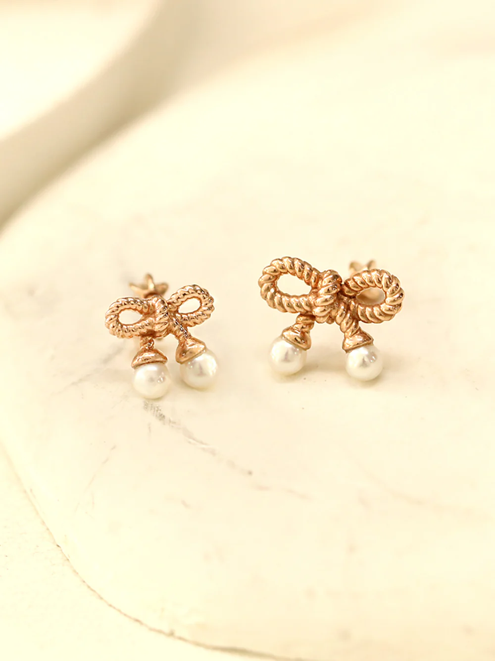14K Gold Antique Ribbon Pearl Cartilage Earring 18G16G - Image 8