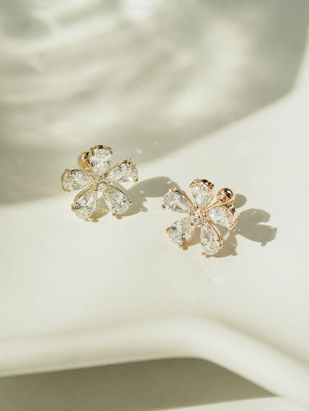 14K Gold Big Flower Cubic Cartilage Earring 20G18G16G