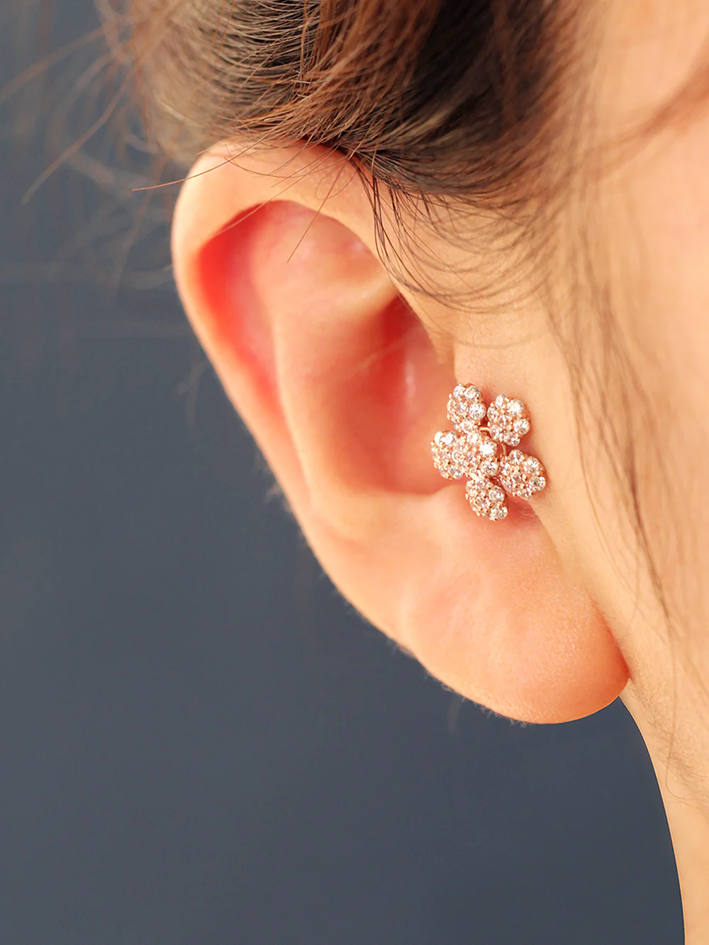 14K Gold Big Flower Cartilage Earring 18G16G - Image 3