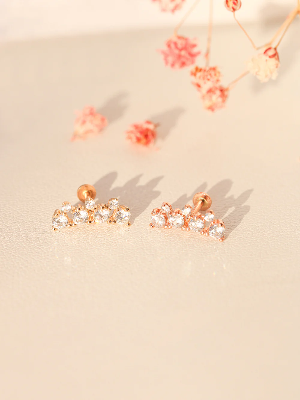 14K Gold Bling Crown Internally Threaded Labret Piercing 18G16G - Image 3