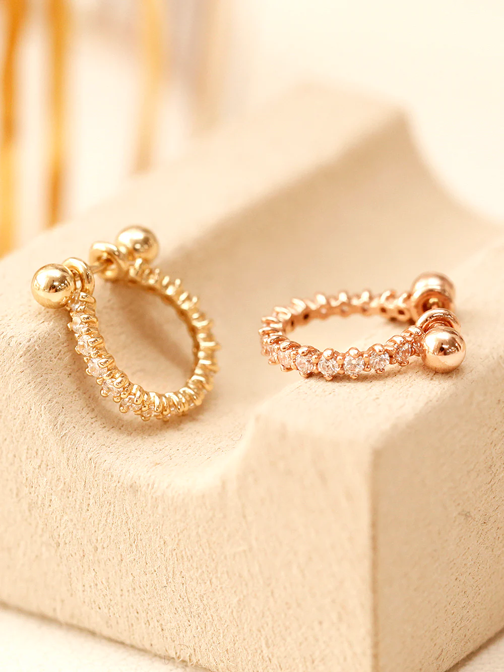 14K Gold Bling Cubic C-Type Conch Piercing - Image 2