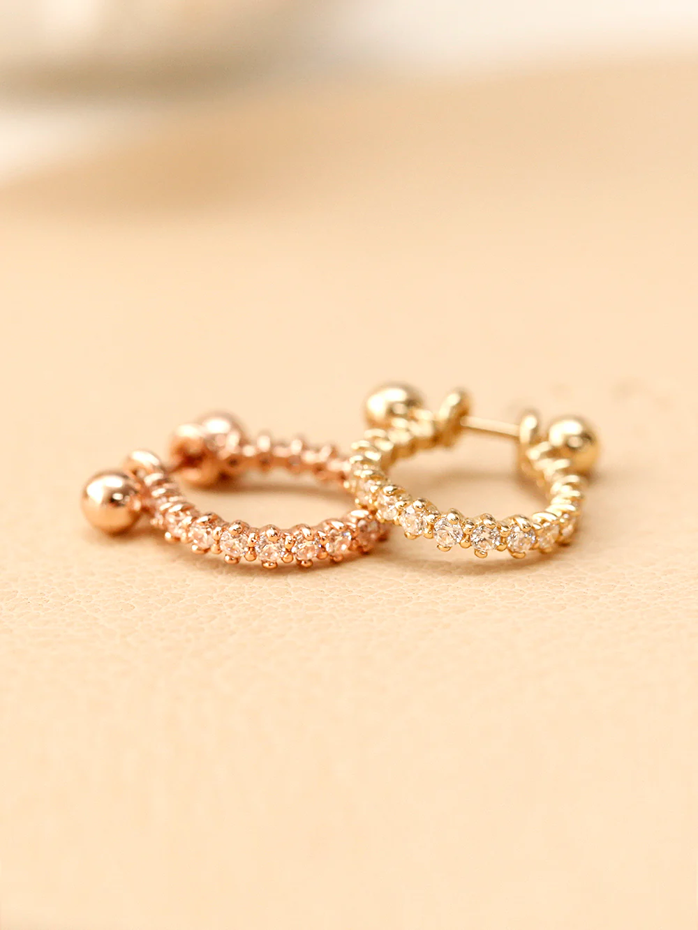 14K Gold Bling Cubic C-Type Conch Piercing - Image 4