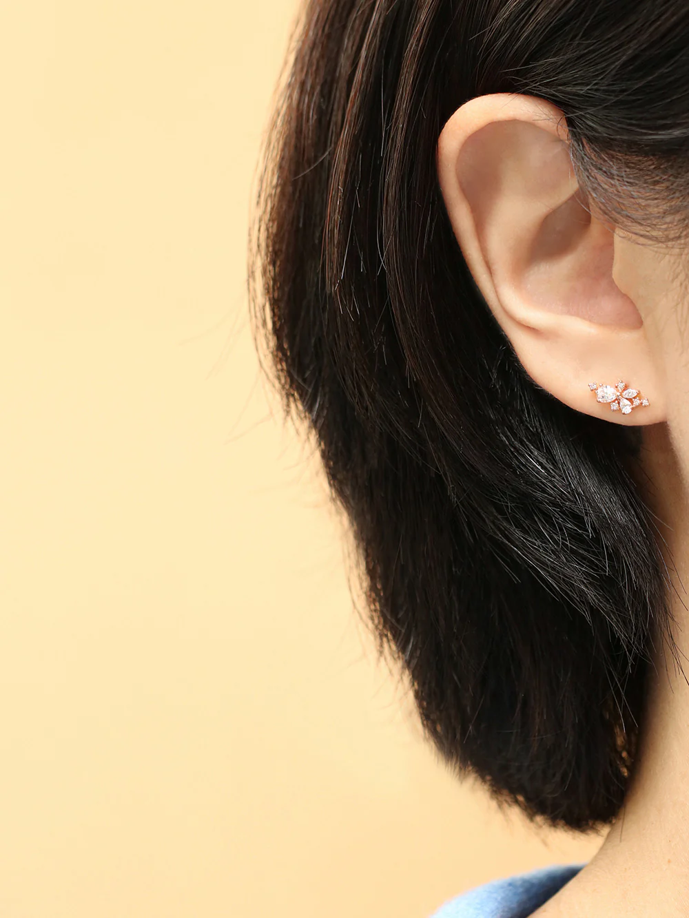 14K Gold Bling Floral Cubic Cartilage Earring 20G18G16G - Image 2