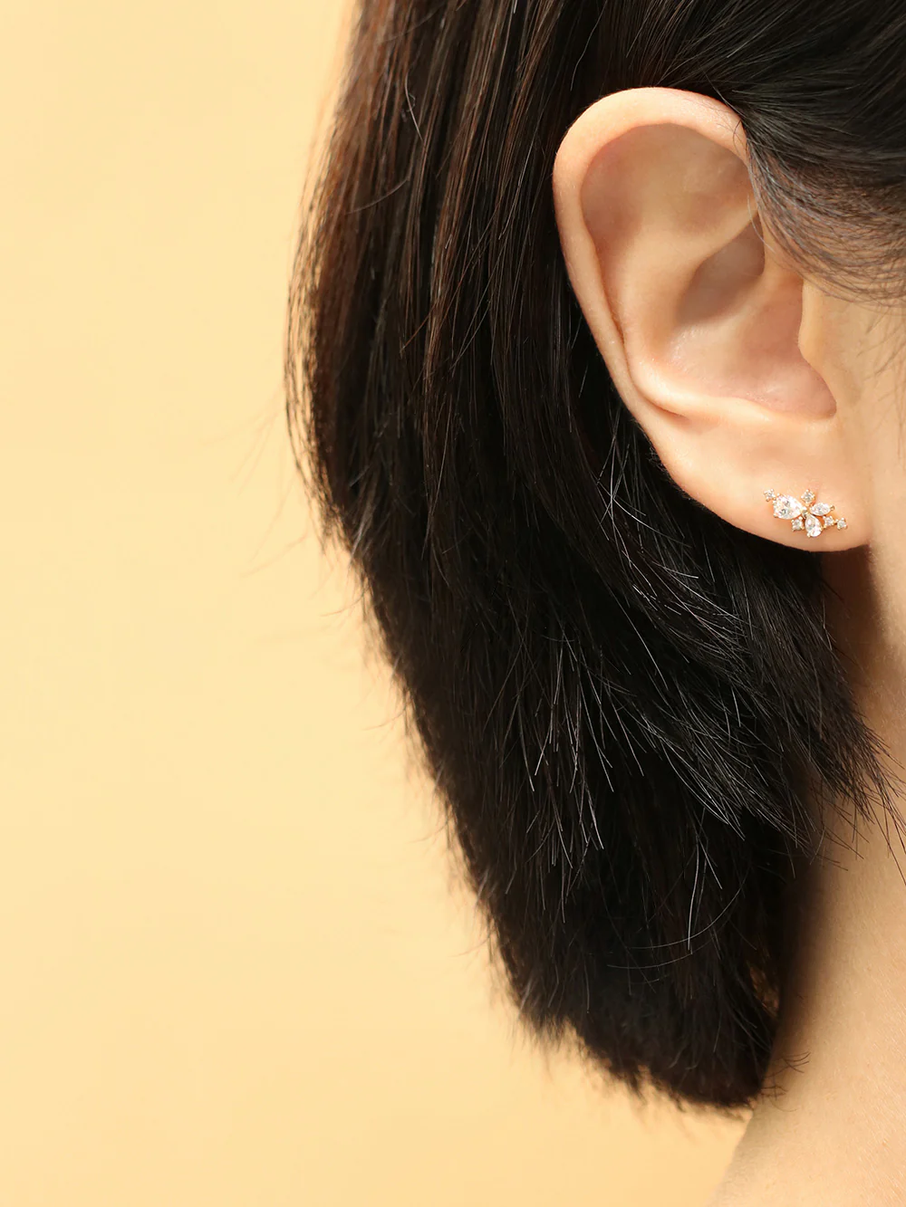 14K Gold Bling Floral Cubic Cartilage Earring 20G18G16G - Image 4