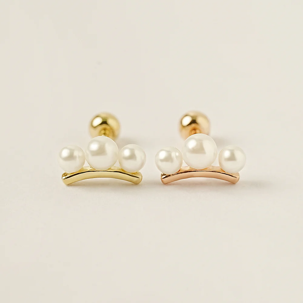 14K Gold Bloom Pearl Cartilage Earring 20G - Image 6