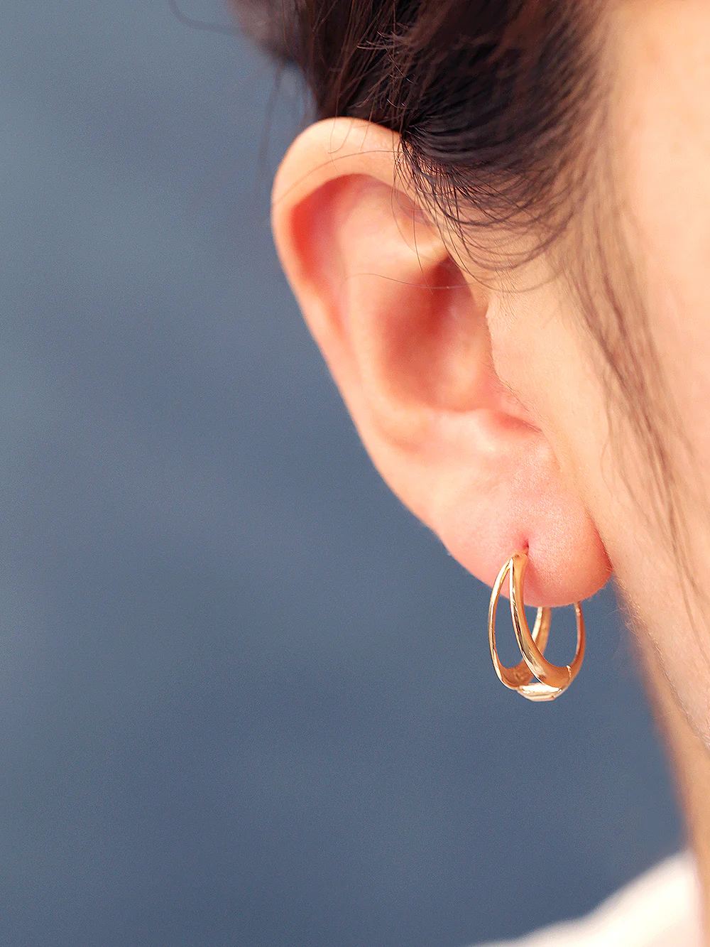 14K Gold Bold 2 Line Hoop Earring - Image 4