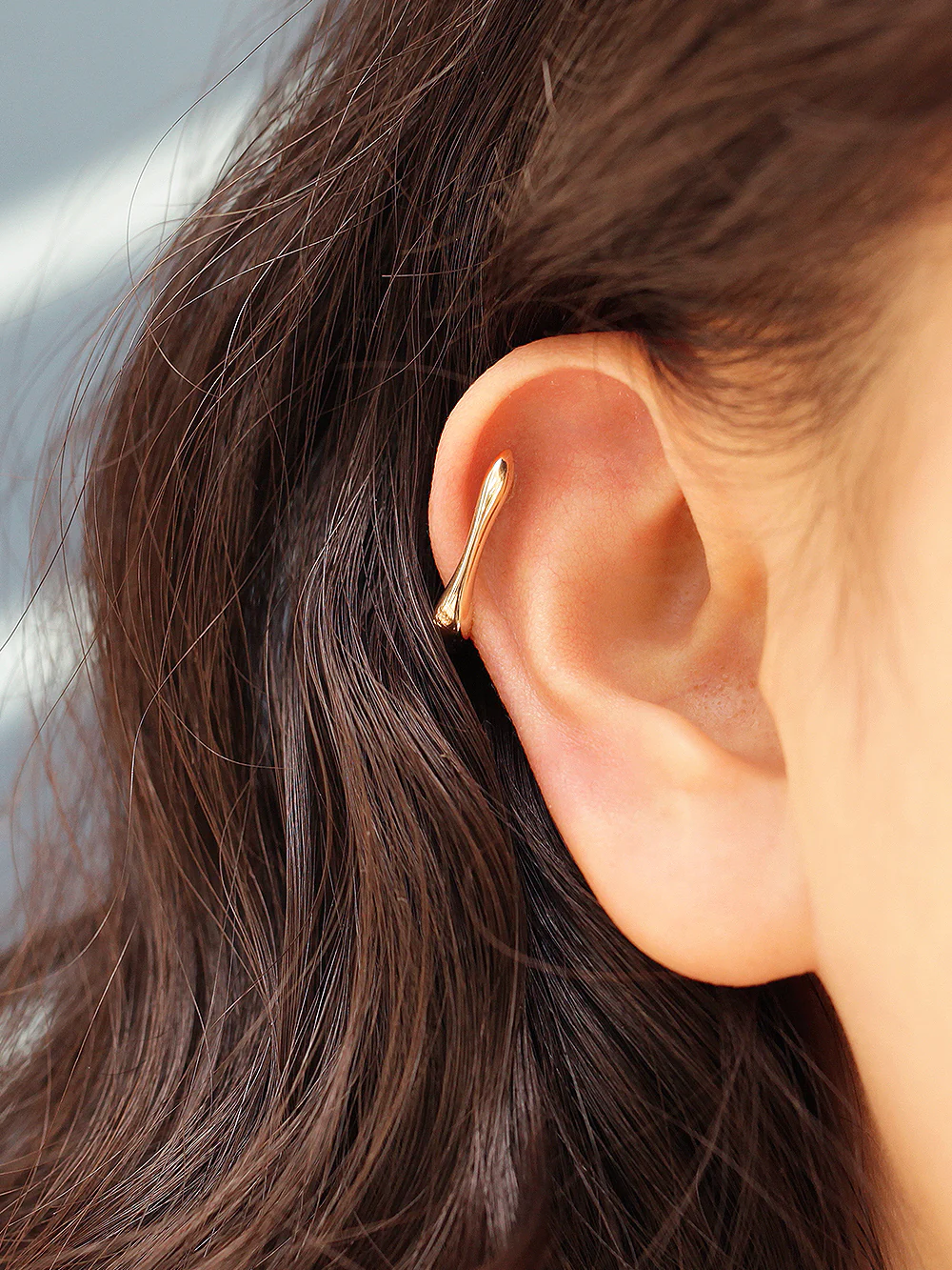 14K Gold Bold Line Cartilage Earring 20G18G - Image 2