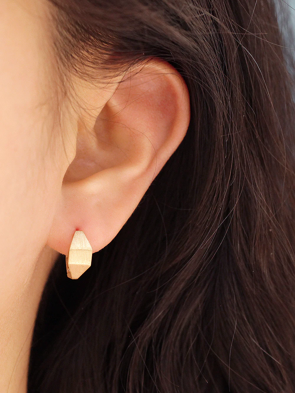 14K Gold Brushed Square Oval Hoop Earring - Image 6