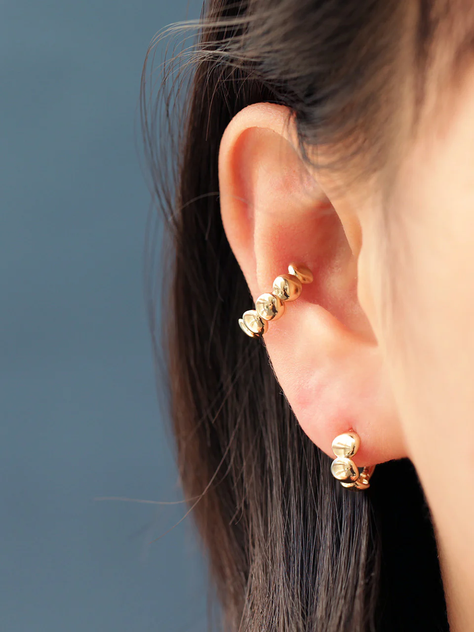 14K Gold Bubble Cutting Hoop Earring - Image 2