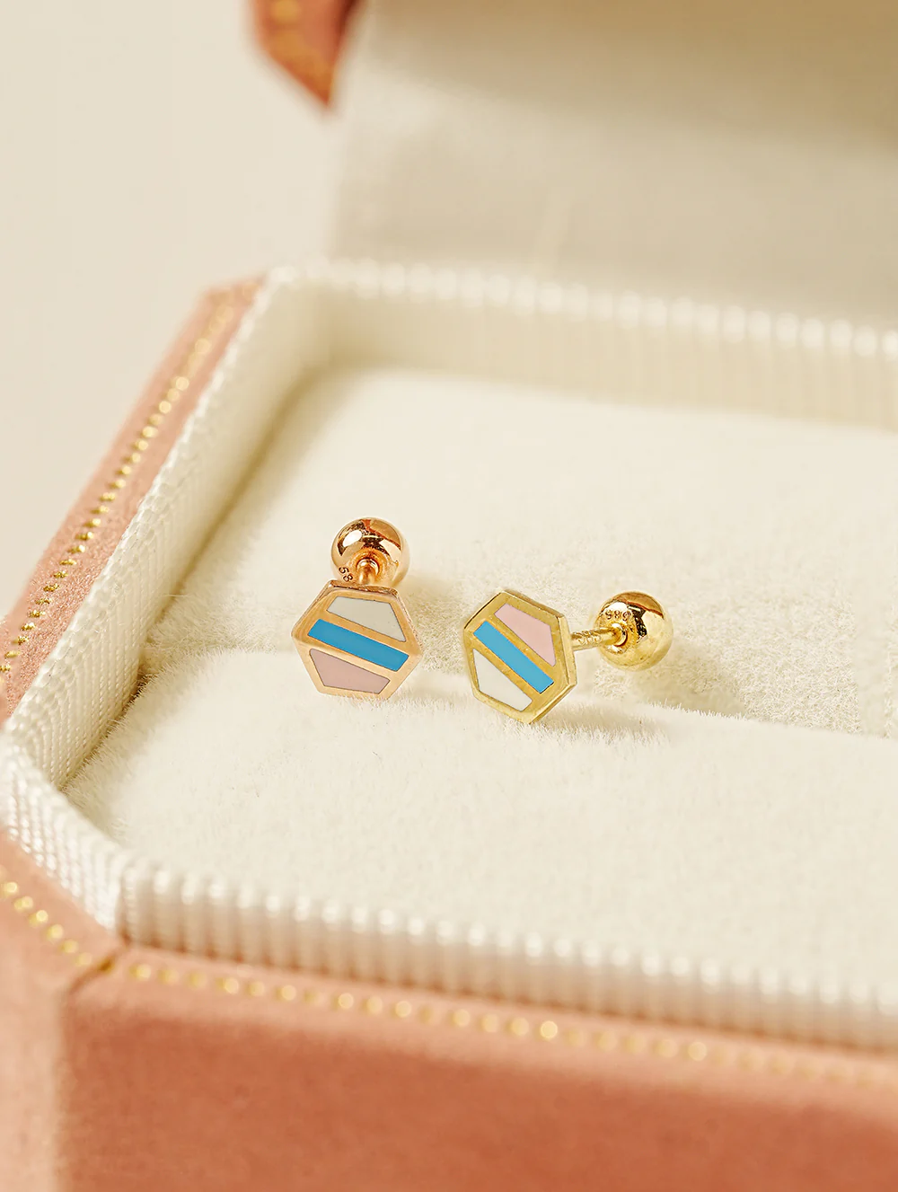 14K Gold Candy Pop Hexagon Cartilage Earring 20G - Image 3