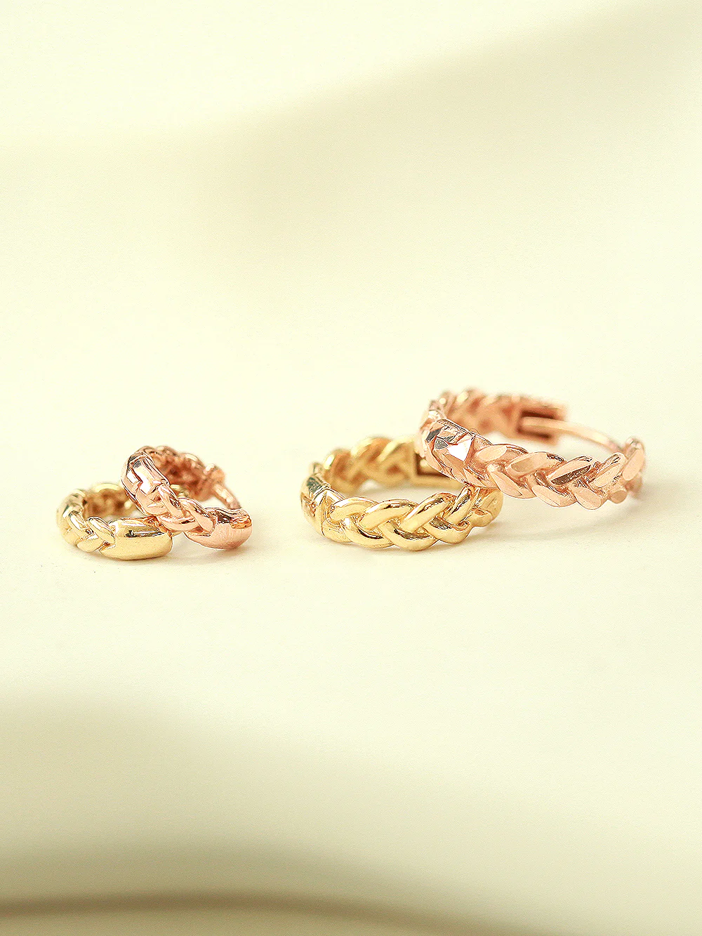 14K Gold Chain Conch Hoop Earring
