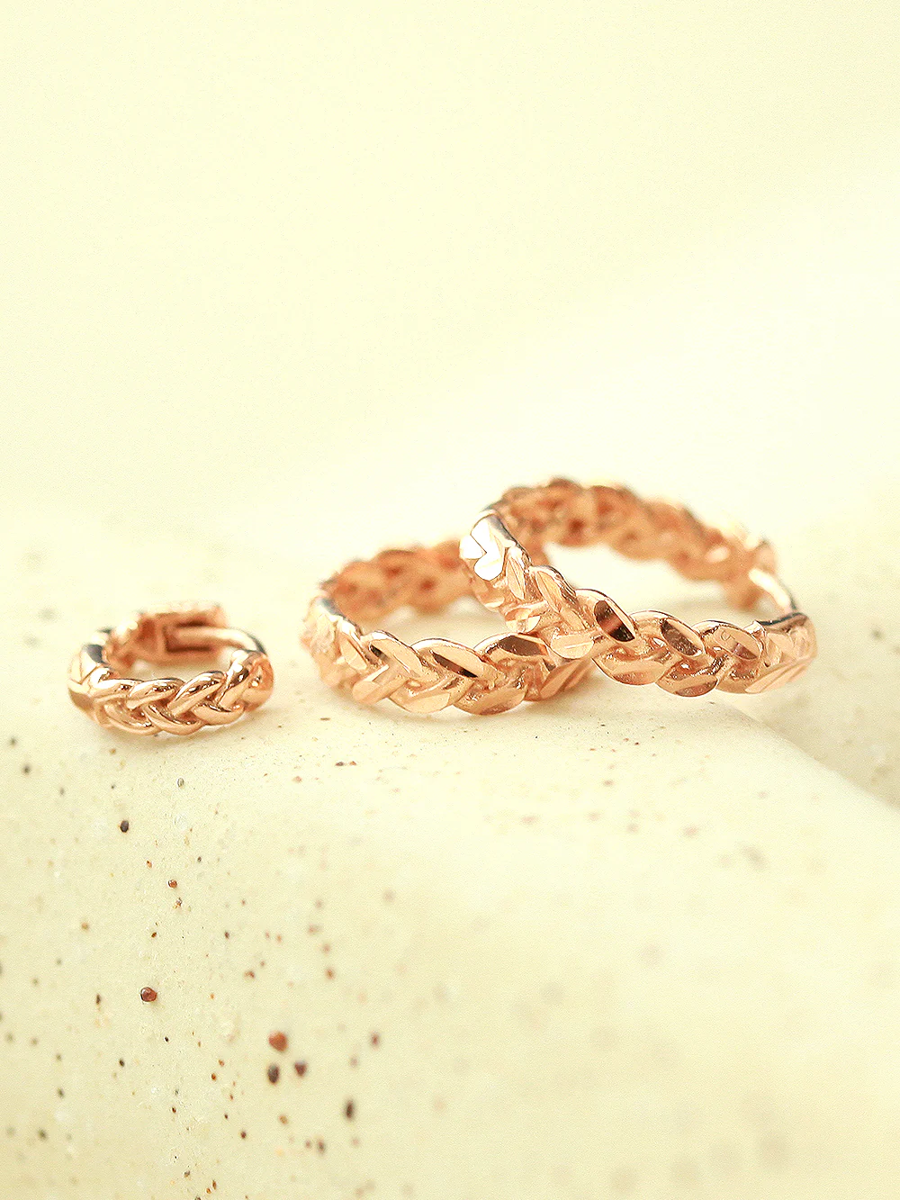 14K Gold Chain Conch Hoop Earring - Image 7