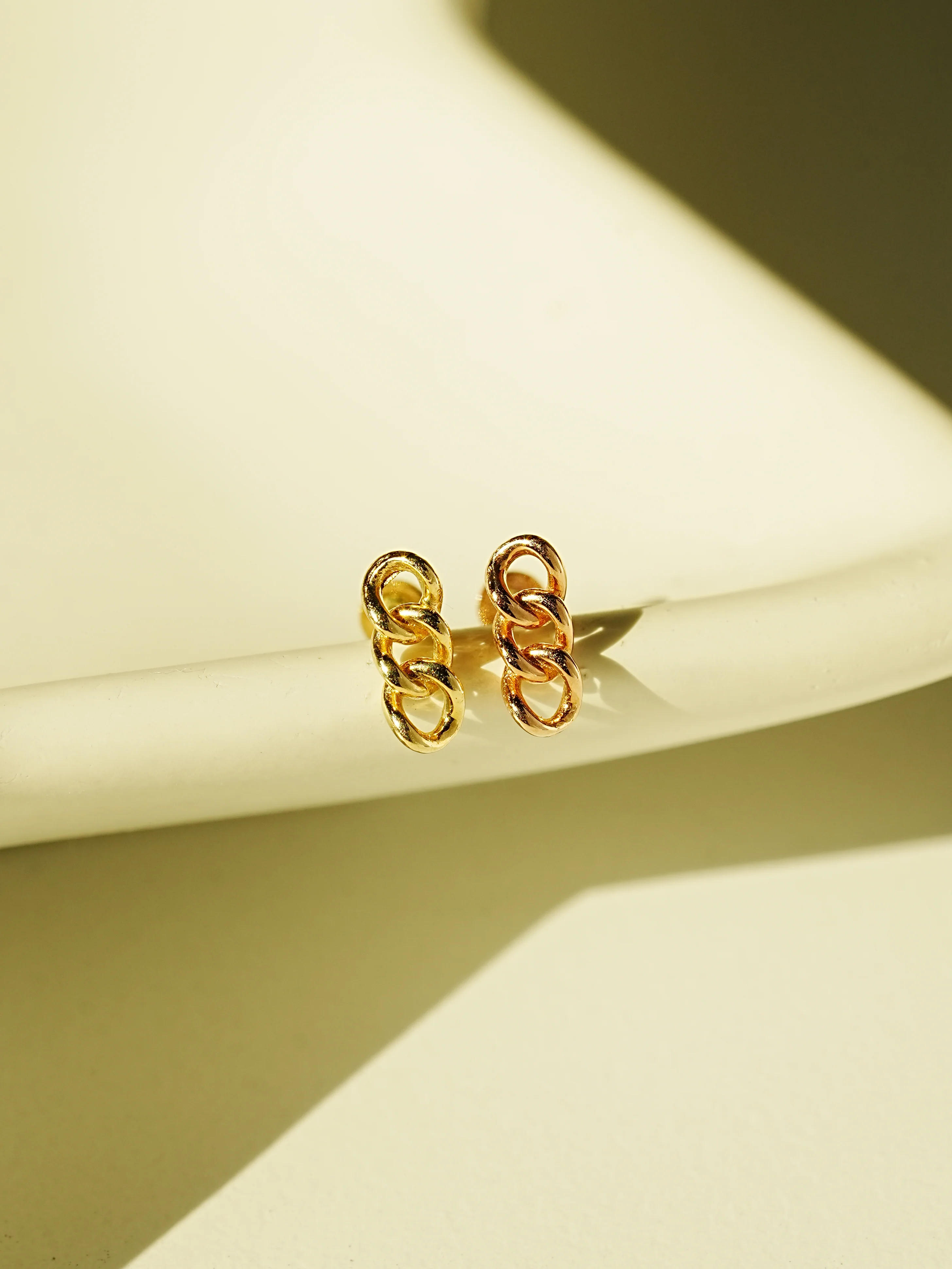 14K Gold Chain Internally Threaded Labret Piercing 18G16G - Image 7