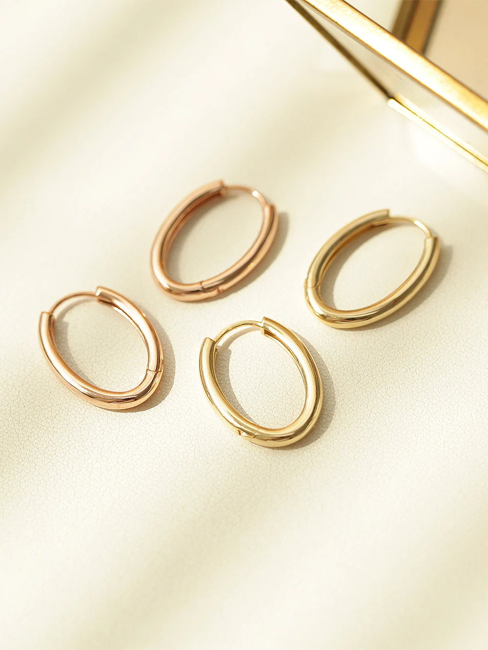 14K Gold Classic Bold Hoop Earring - Image 5