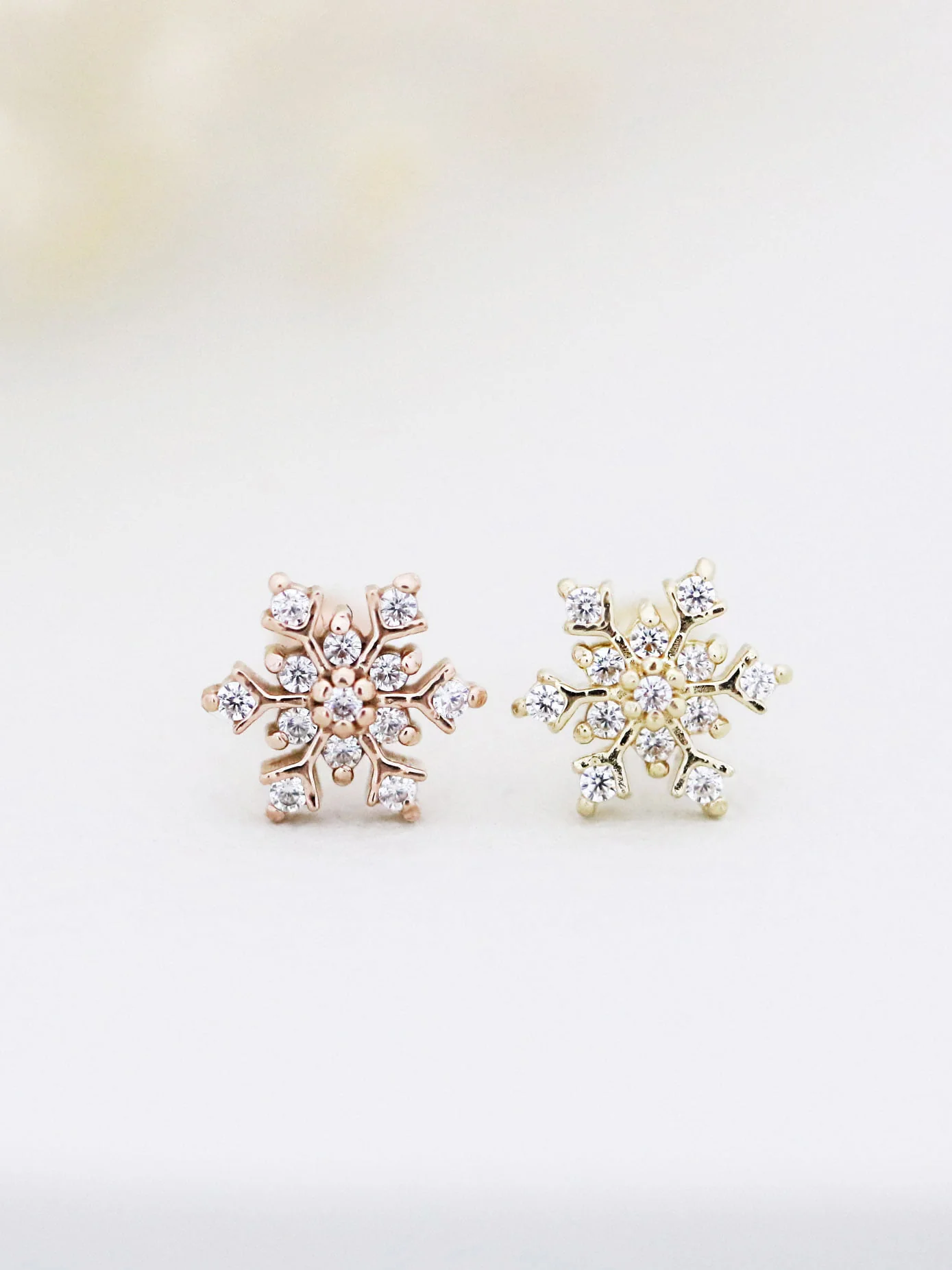 14K Gold Colorful Snowflake Cartilage Earring 18G16G