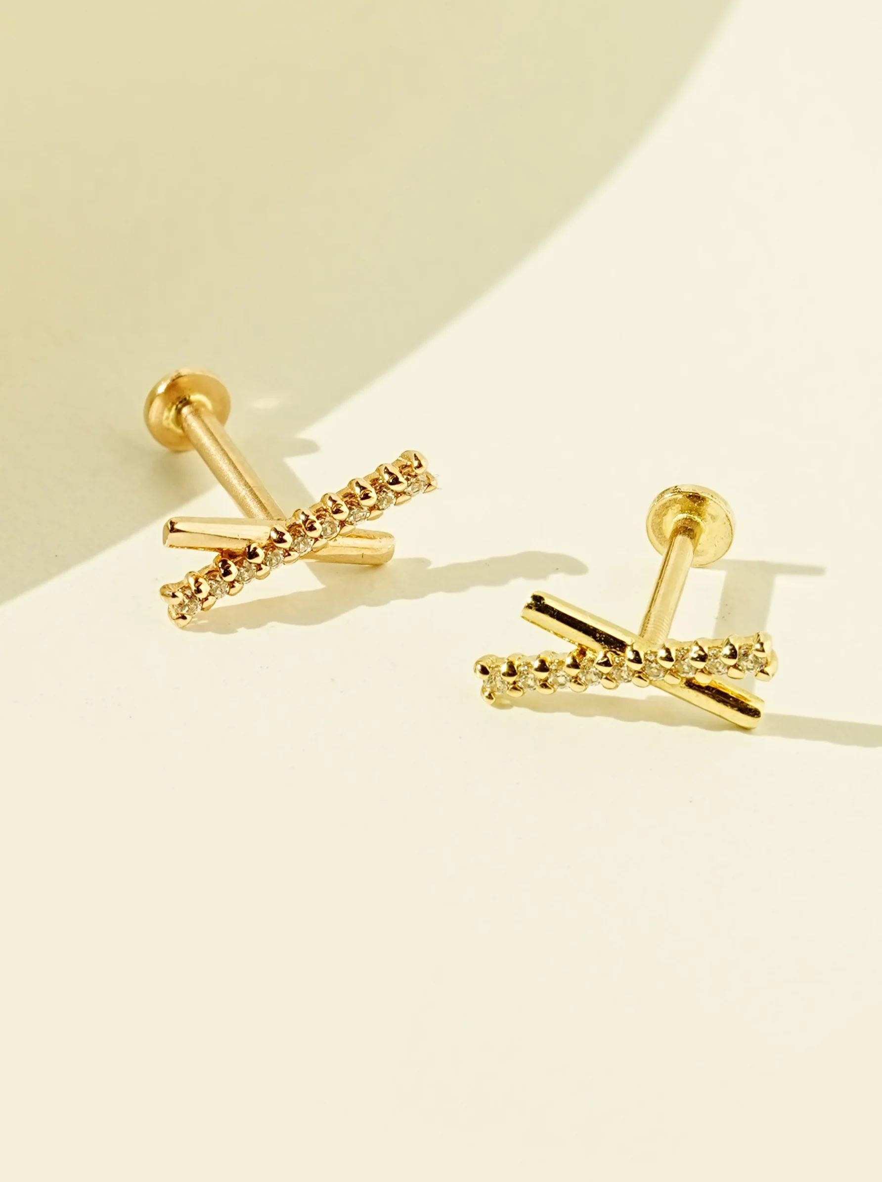 14K Gold Cross Cubic Internally Threaded Labret Piercing 18G16G