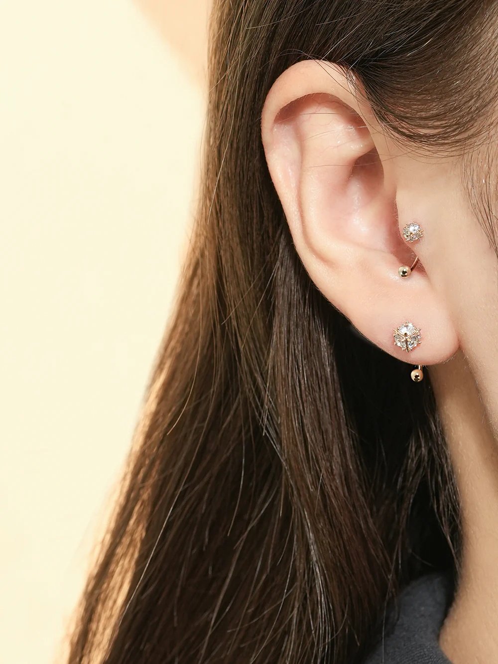 14K Gold Crystal Ball Curve Piercing 20G - Image 4