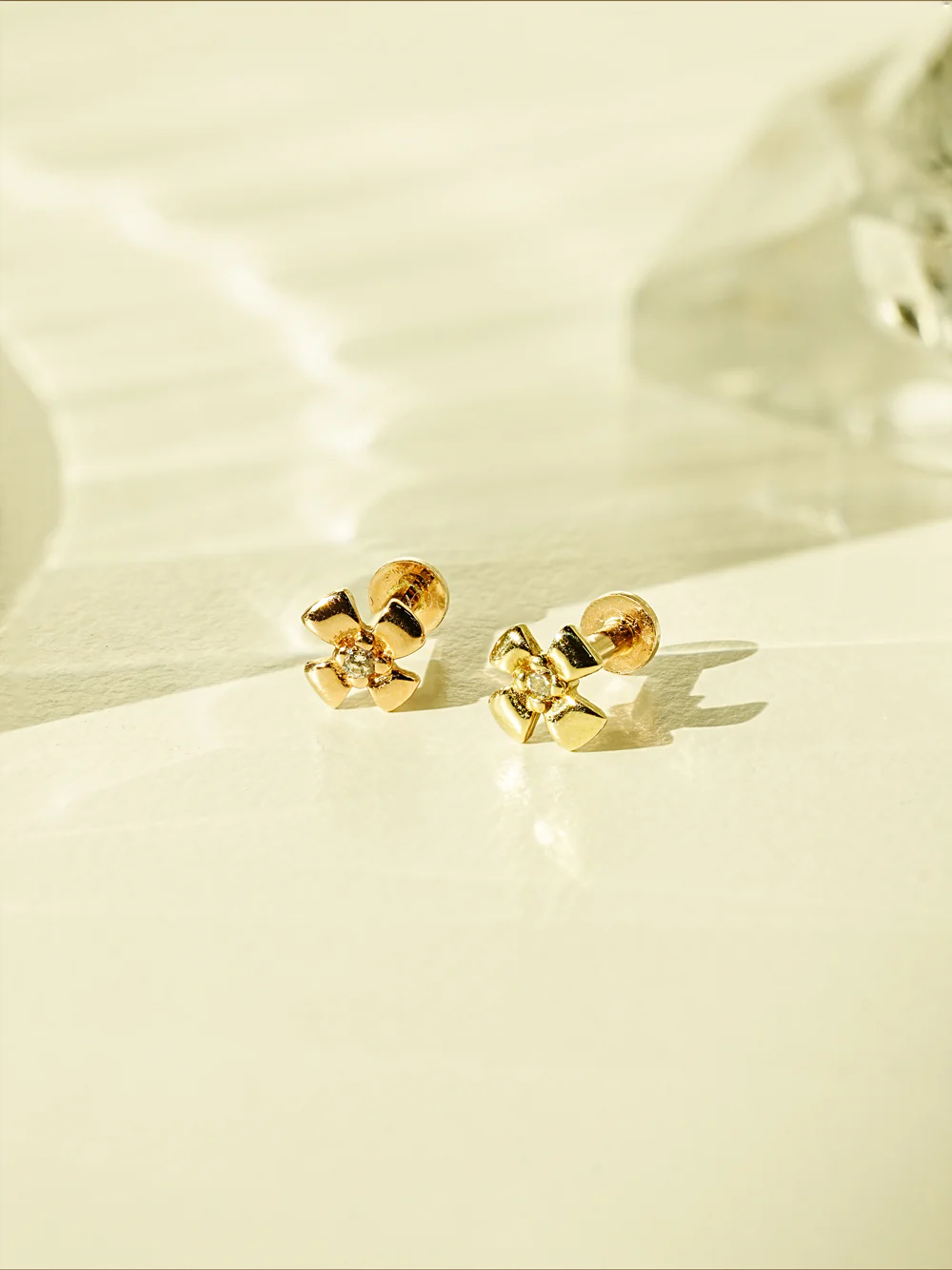 14K Gold Cubic Clover Internally Threaded Labret Piercing 18G16G - Image 5